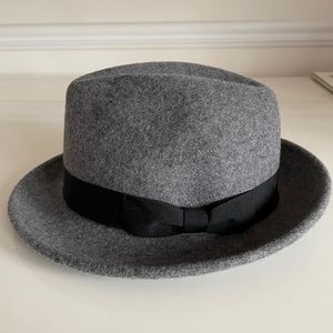 ARITZIA 100% wool hat